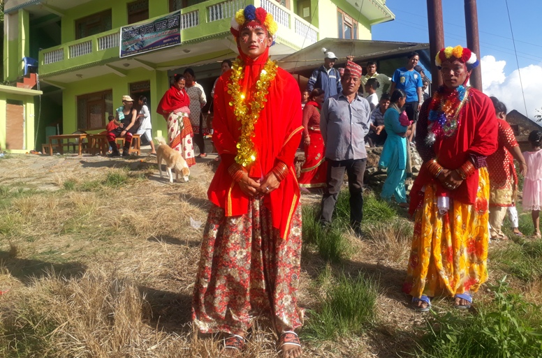  12 मार्खुको हिले नाच