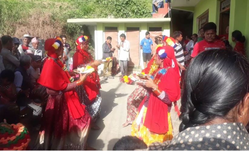  2 मार्खुको हिले नाच