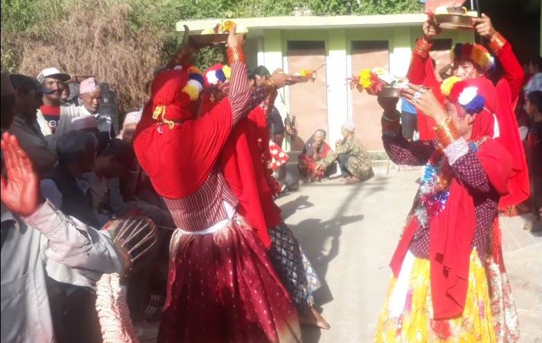  6 मार्खुको हिले नाच