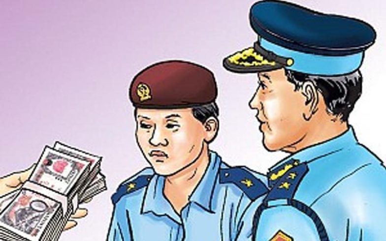 असुली गर्दै प्रहरी 