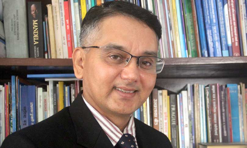 डा. सुरेन्द्र भण्डारी