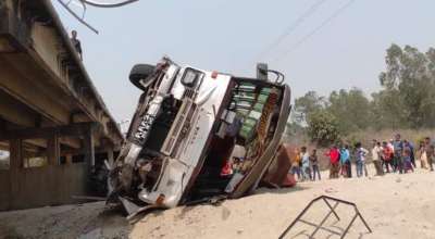 सर्लाहीमा बस दुर्घटना