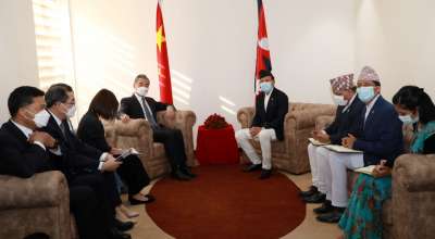 डा. नारायण खड्का र वाङ यी