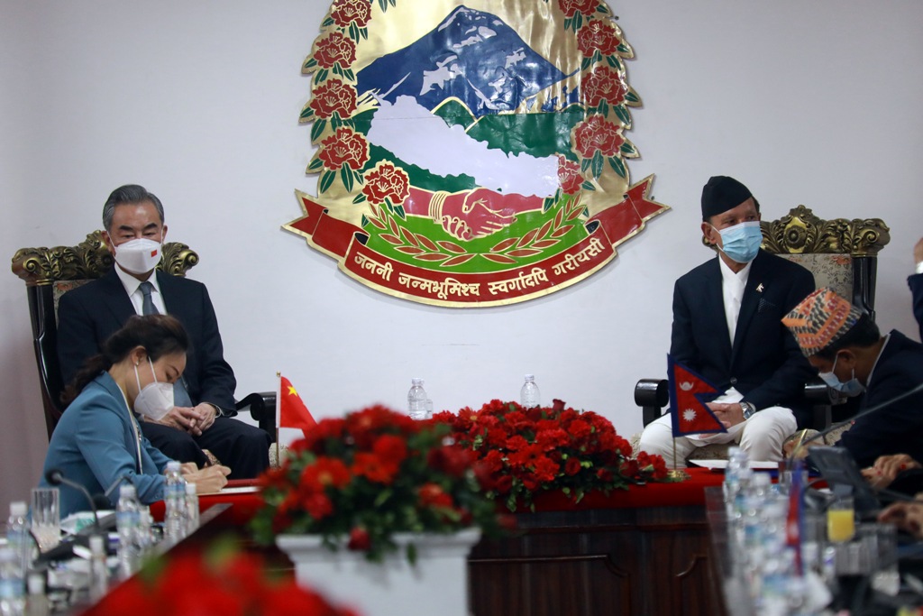 डा. नारायण खड्का र वाङ वी