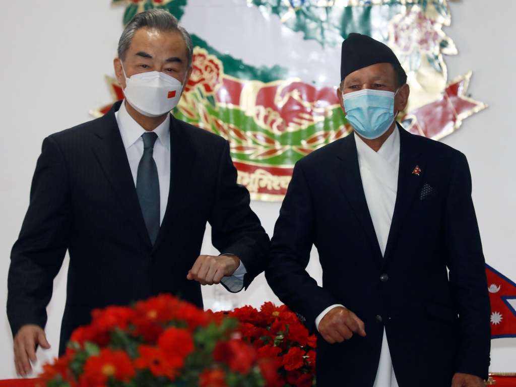 डा. नारायण खड्का र वाङ वी