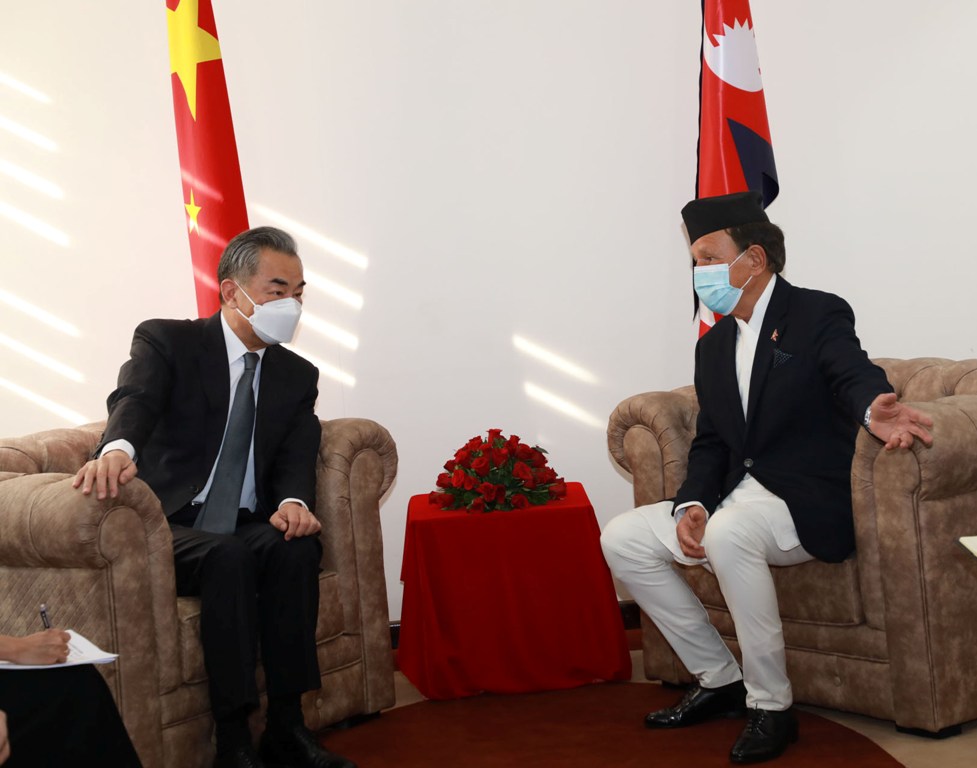 डा. नारायण खड्का र वाङ वी