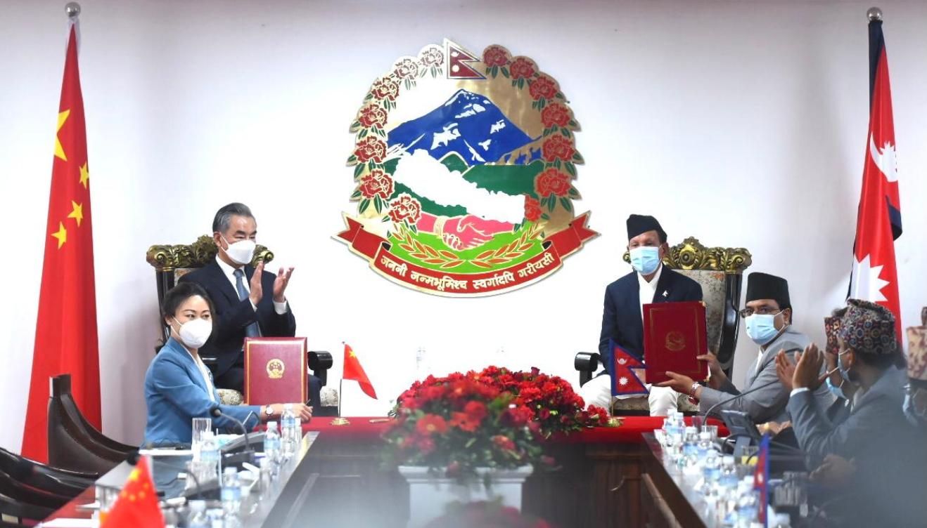 डा. नारायण खड्का र वाङ यी