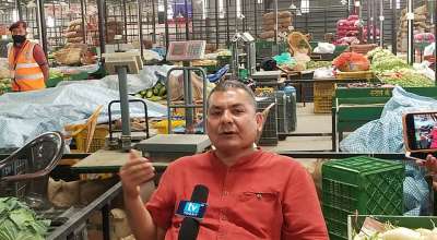 दुर्गा प्रसाईँले खोले तरकारी बजार