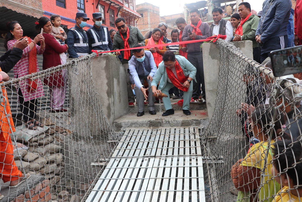 झोलुंगे पुलले जोडियो कार्यविनायक र मछिन्द्रबहाल