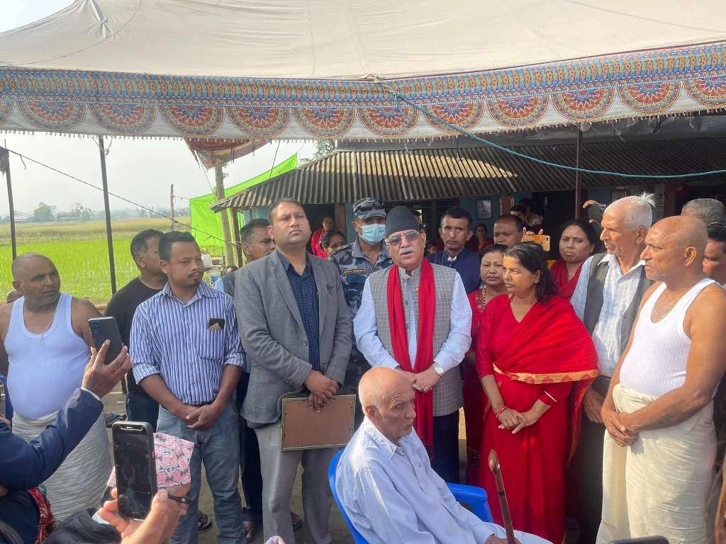 प्रचण्ड चितवनमा