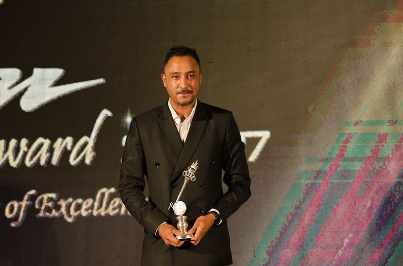 पारस खड्का