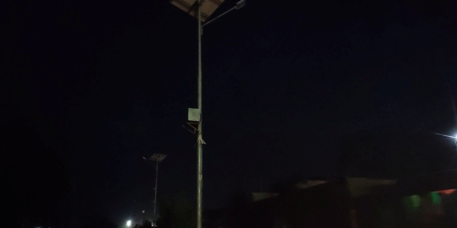 सडक बत्ती छोडे बल्न