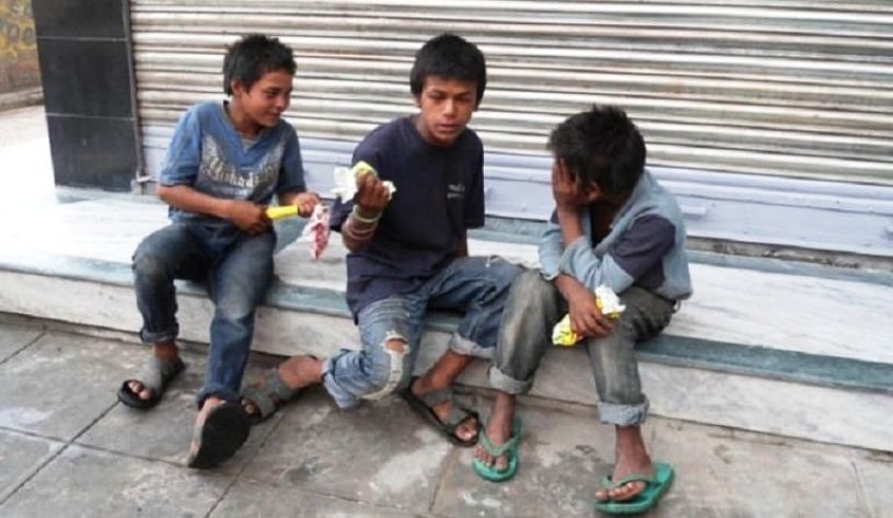 सडकमा भौँतारिनेको कथा