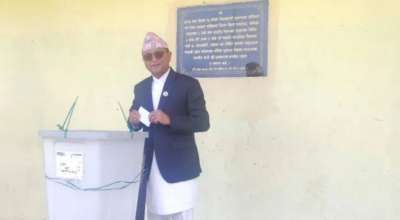 राष्ट्रियसभा अध्यक्ष गणेशप्रसाद तिमिल्सिनाले गरे मतदान