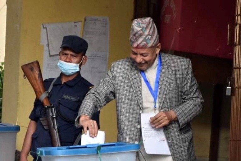 स्थापितले गरे मतदान