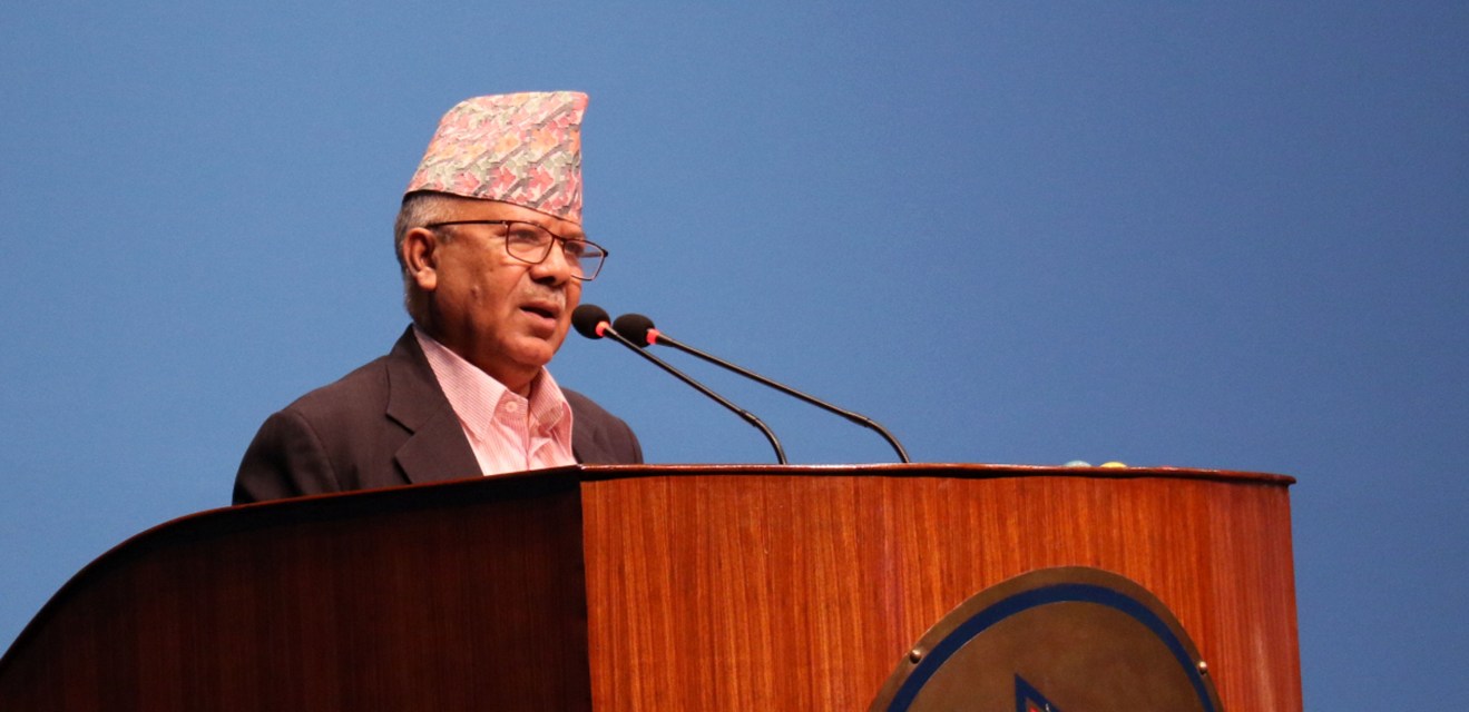 माधव नेपाल संसदमा