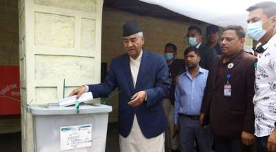 प्रधानमन्त्री शेरबहादुर देउवाले गरे मतदान