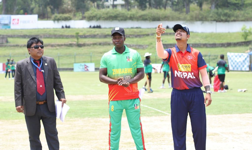 टस जितेर नेपाल जिम्बावे एविरुद्ध फिल्डिङ गर्दै