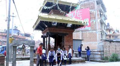 बालबालिकालाई सरसफाई सिकाइँदै