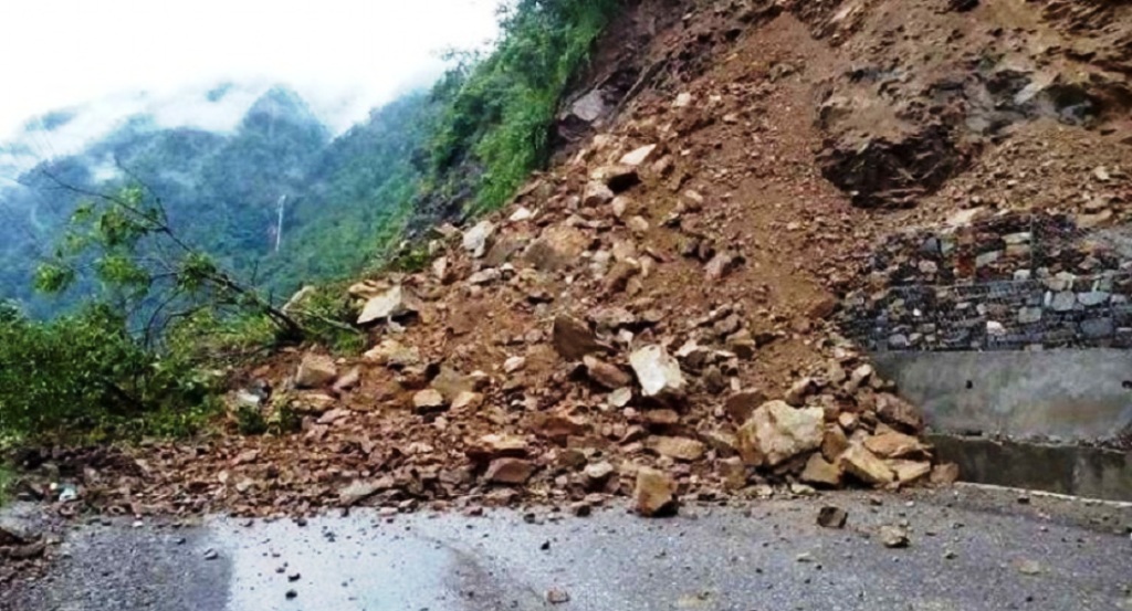 बेँसीसहर-चामे सडकखण्ड