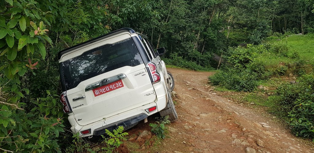 धनराज गुरुङको कार