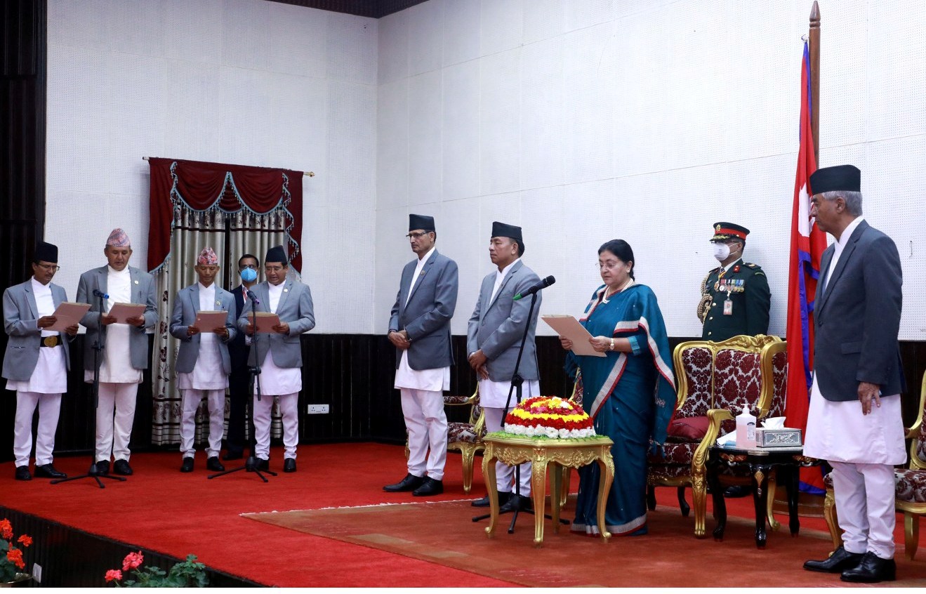 एकीकृत समाजवादीका नवनियुक्त मन्त्रीहरुले लिए सपथ