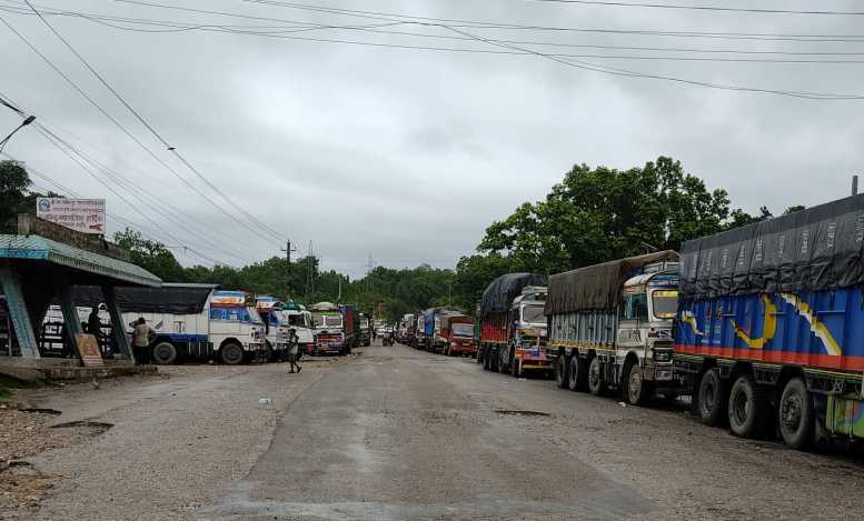 नवलपुर् ट्रक जाम