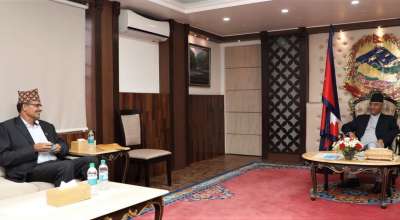 शेरबहादुर देउवा र अग्निप्रसाद सापकोटा