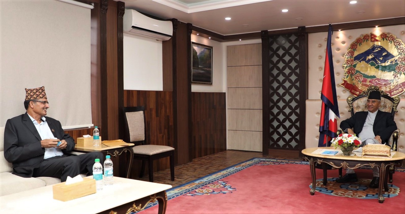 शेरबहादुर देउवा र अग्निप्रसाद सापकोटा