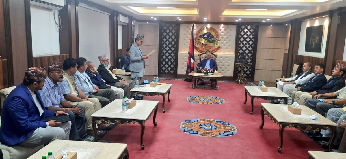 शेरबहादुर देउवा र राजेन्द्र लिङ्देन