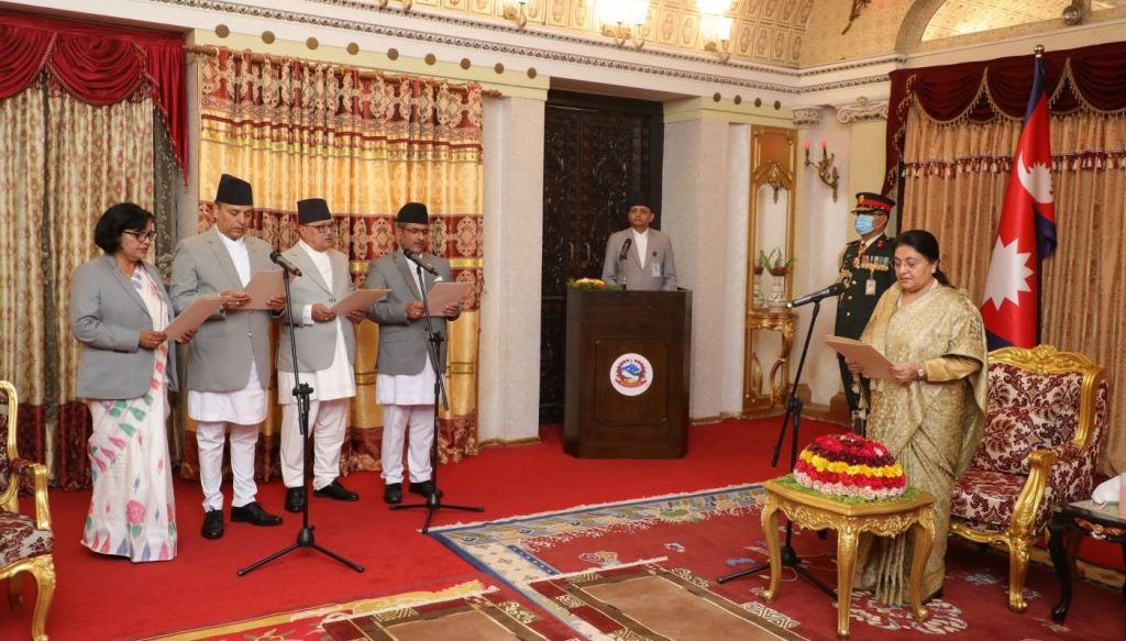 चार राजदूतको शपथ