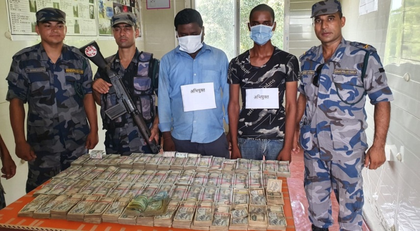 आलुको बोरामा ८३ लाख रुपैयाँ भेटियो