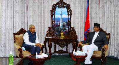 अग्निप्रसाद सापकोटा र नवीन श्रीवास्तव