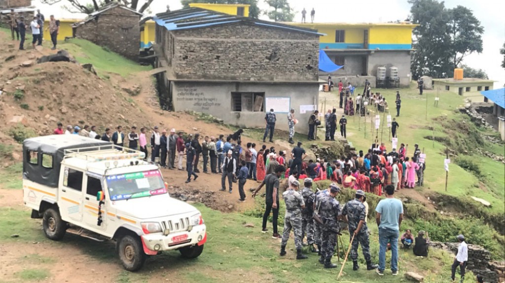 बूढीगंगाको त्रिशक्ति मतदान केन्द्रमा झडप