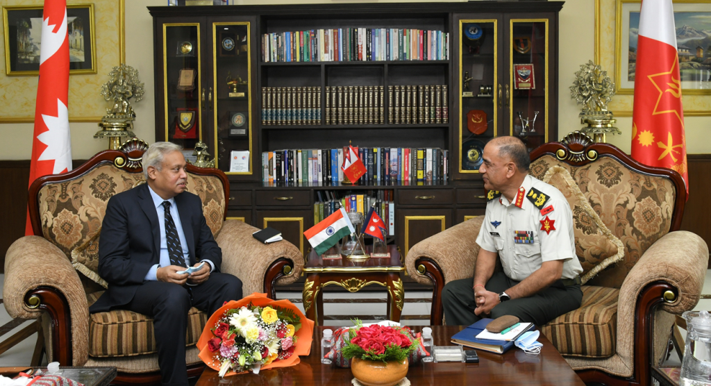 प्रभुराम शर्मा र नवीन श्रीवास्तव