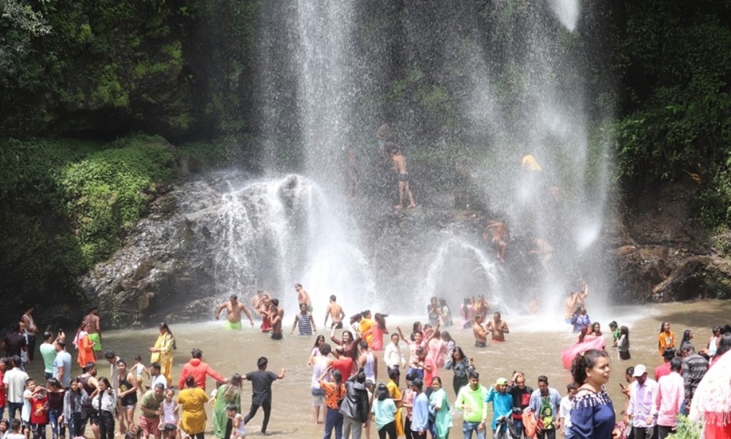 छहरा झरना