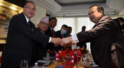 माधवकुमार नेपाल र लिउ जियानचाओ