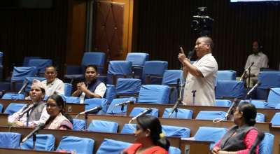 संसदमा गजेन्द्र महत