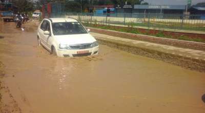 राजधानी काठमाडौँ उपत्यकाको सडकमै पानीको दह !