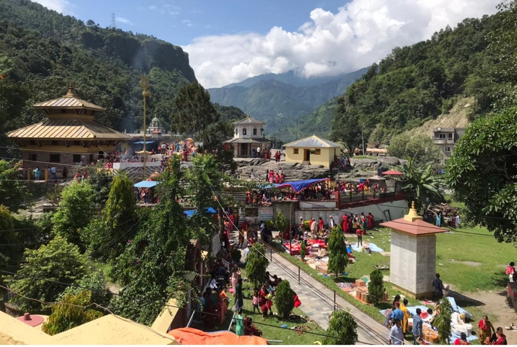 शिवालयमा बिहानैदेखि चहलपहल