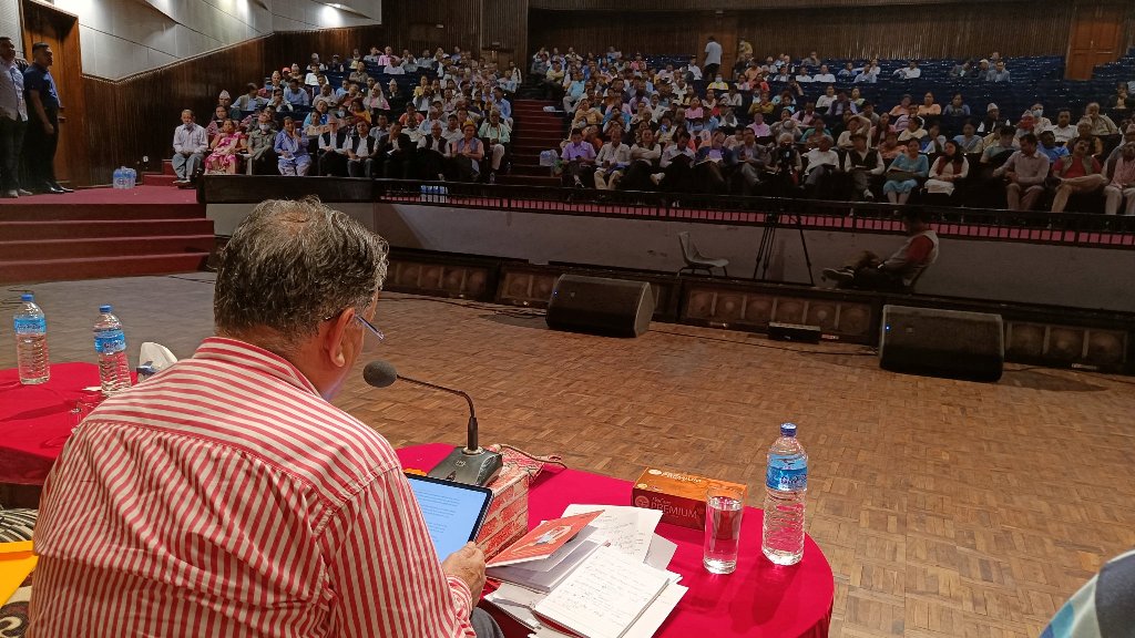 प्रचण्ड माओवादीको केन्द्रीय कमिटी बैठक