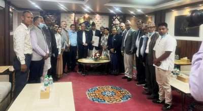 प्रचण्ड र शेरबहादुर देउवा