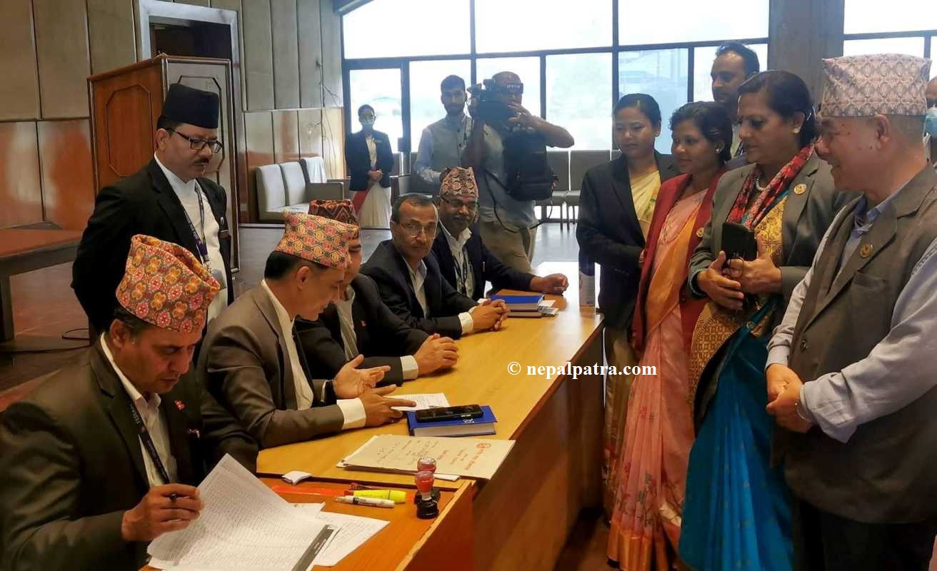 उपसभामुख पदमा पुष्पा भुसालको उम्मेदवारी दर्ता