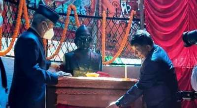 प्रधानमन्त्री देउवाद्वारा गिरिजाप्रसाद कोइरालाको अर्धकदको शालिक अनावरण