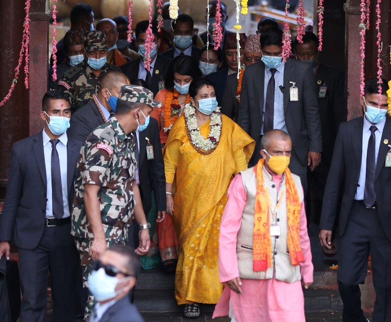 राष्ट्रपति भण्डारीले तीजमा गरिन् पशुपतिनाथको दर्शन