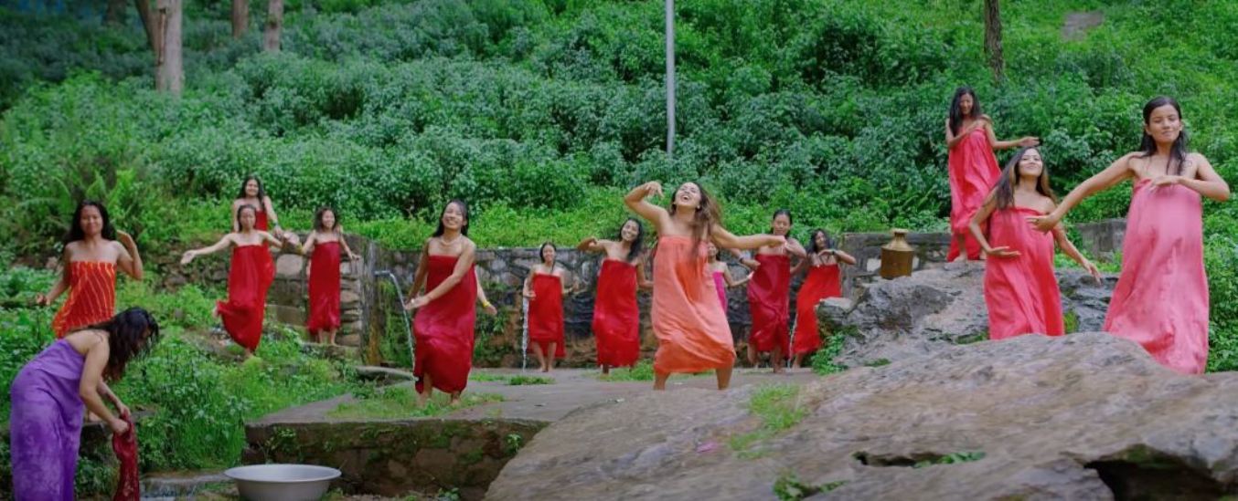 बिहेको रात_पेटिकोट डान्स