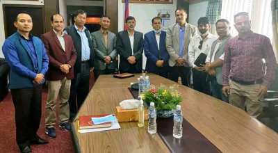 जनार्दन शर्मा कर्मचारीसंग