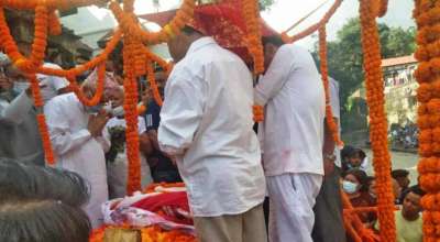 ओली आर्यघाटमा