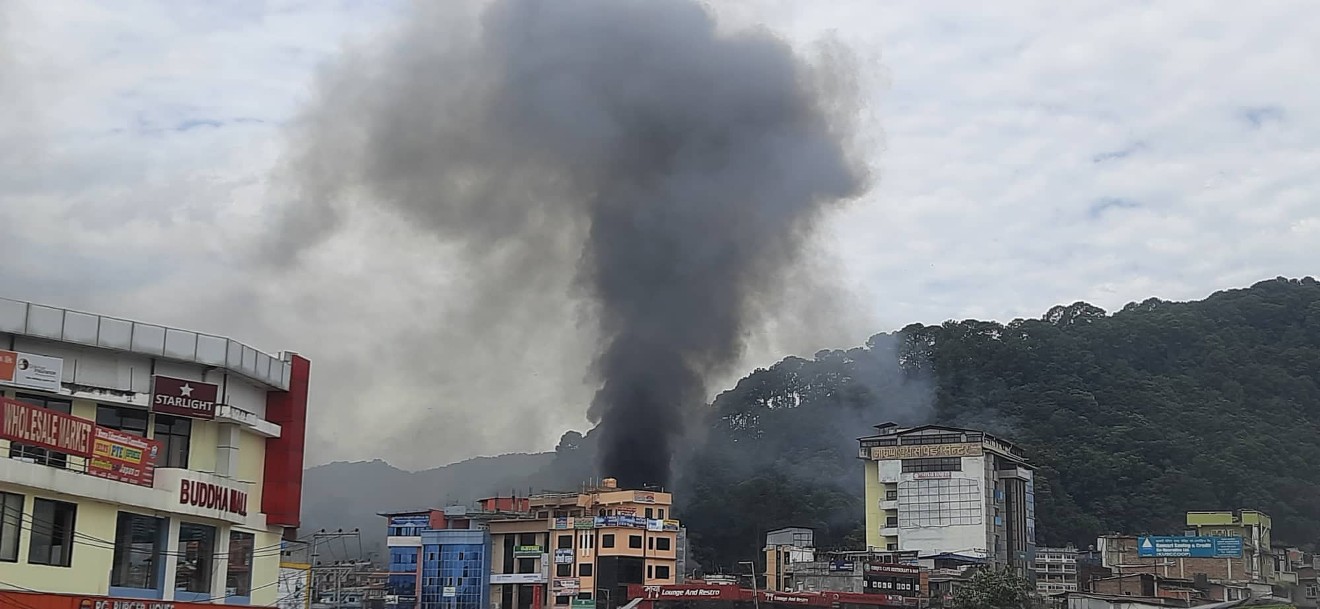 बालाजु बाइसधारामा भीषण आगलागी