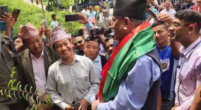 प्रचण्ड र हर्क साम्पाङ